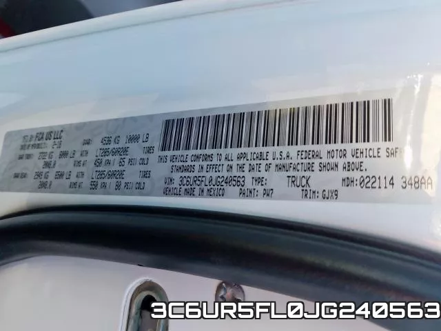 3C6UR5FL0JG240563_10.webp