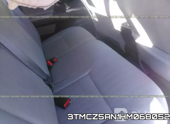 3TMCZ5AN1HM068052_8.webp