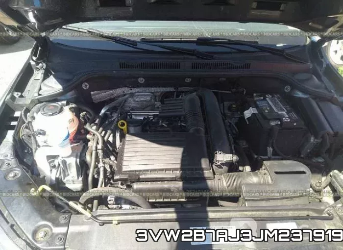 3VW2B7AJ3JM237919_10.webp