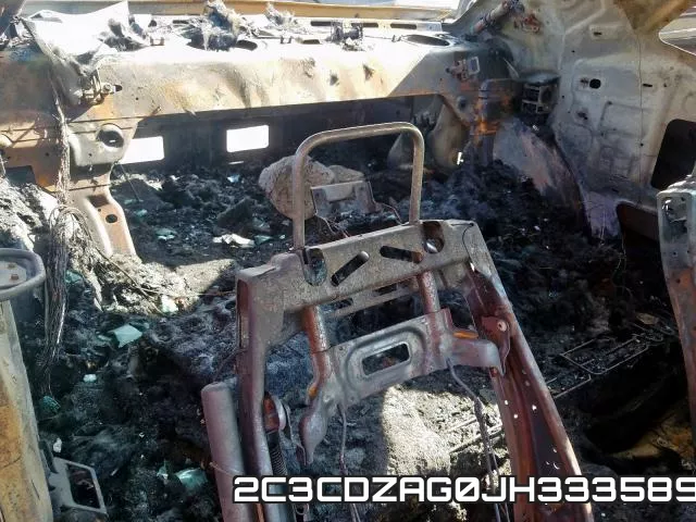 2C3CDZAG0JH333589_6.webp