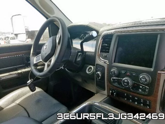 3C6UR5FL3JG342469_9.webp