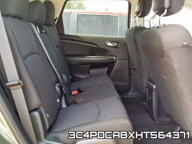3C4PDCABXHT564371_6.webp