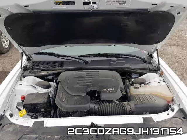 2C3CDZAG9JH131754_7.webp