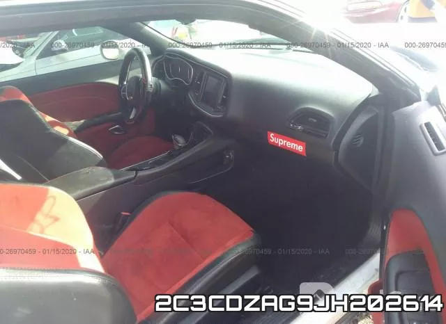 2C3CDZAG9JH202614_5.webp