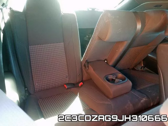 2C3CDZAG9JH310666_6.webp