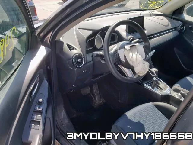 3MYDLBYV7HY186658_9.webp
