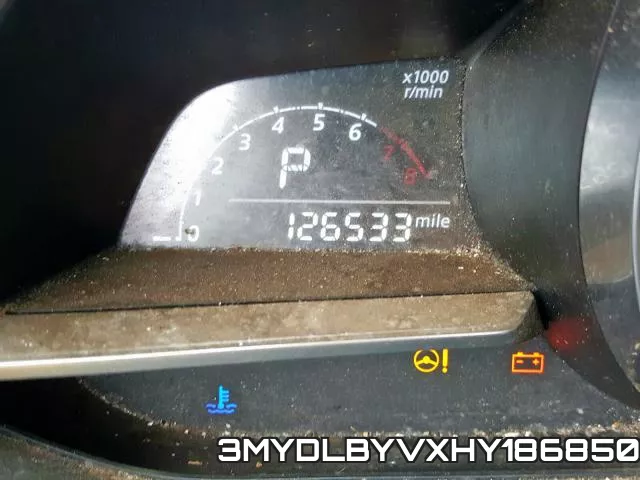3MYDLBYVXHY186850_8.webp