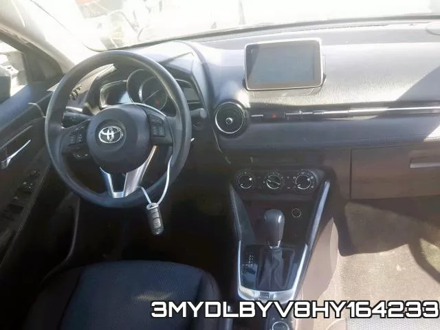 3MYDLBYV8HY164233_9.webp