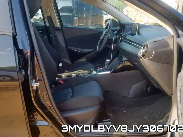3MYDLBYV8JY306702_5.webp
