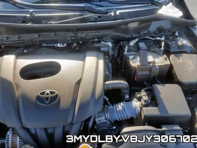 3MYDLBYV8JY306702_7.webp