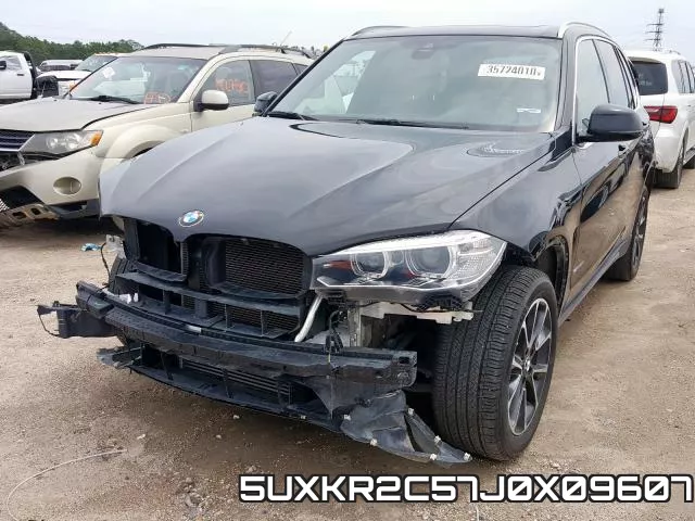 5UXKR2C57J0X09607_2.webp