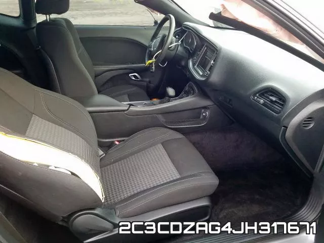 2C3CDZAG4JH317671_5.webp