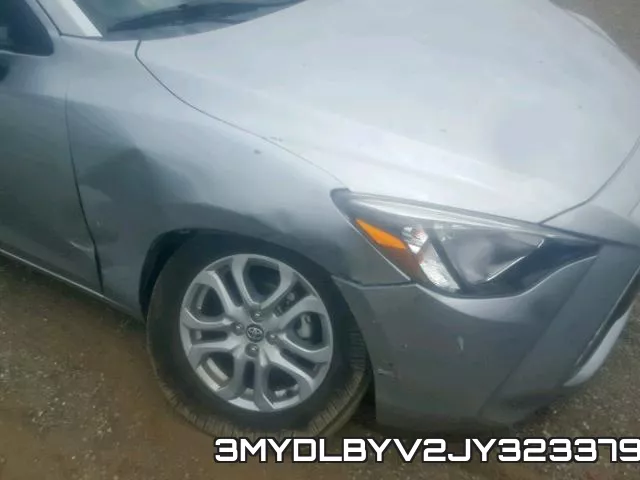 3MYDLBYV2JY323379_9.webp