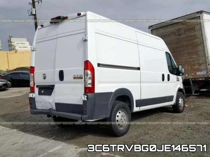 3C6TRVBG0JE146571_4.webp