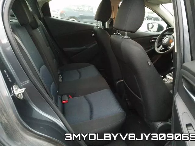 3MYDLBYV8JY309065_6.webp