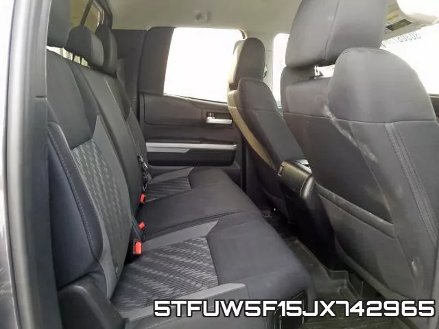 5TFUW5F15JX742965_6.webp