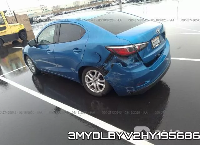 3MYDLBYV2HY195686_3.webp