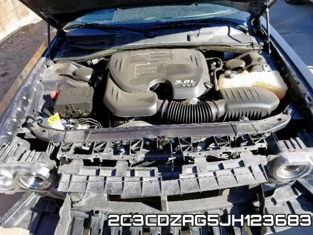 2C3CDZAG5JH123683_7.webp