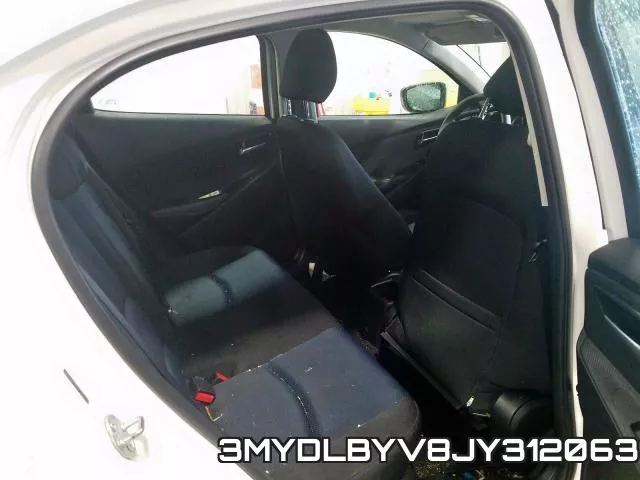 3MYDLBYV8JY312063_6.webp