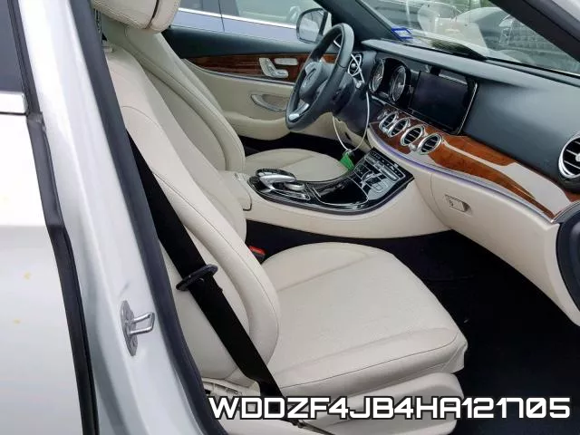 WDDZF4JB4HA121705_5.webp