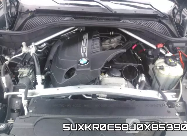 5UXKR0C58J0X85390_10.webp