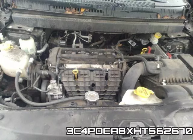 3C4PDCABXHT562670_10.webp