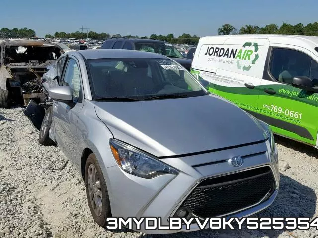 3MYDLBYV8KY525354_1.webp