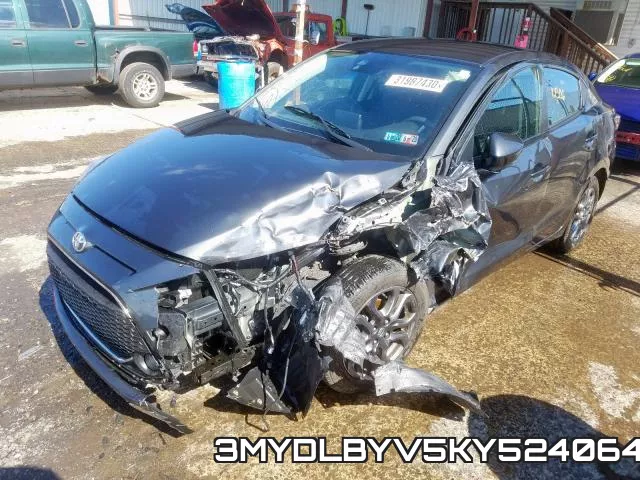 3MYDLBYV5KY524064_2.webp