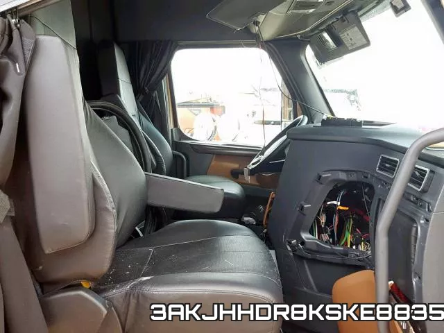 3AKJHHDR8KSKE8835_5.webp