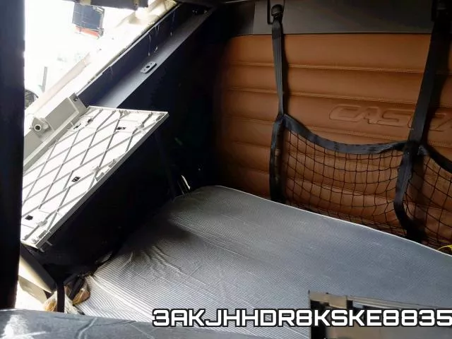 3AKJHHDR8KSKE8835_6.webp
