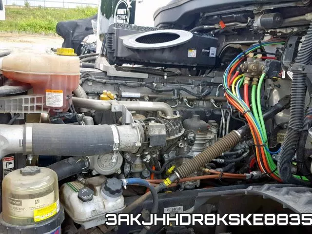 3AKJHHDR8KSKE8835_7.webp