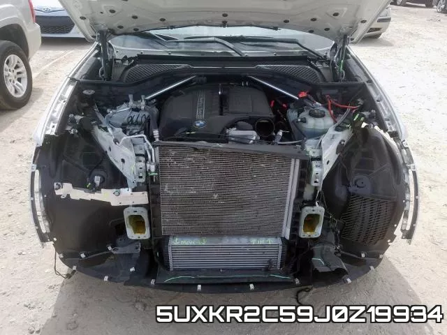 5UXKR2C59J0Z19934_7.webp