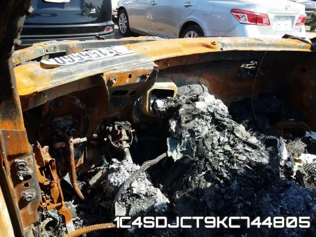 1C4SDJCT9KC744805_8.webp