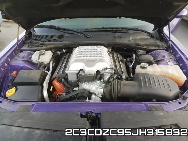 2C3CDZC95JH315832_7.webp