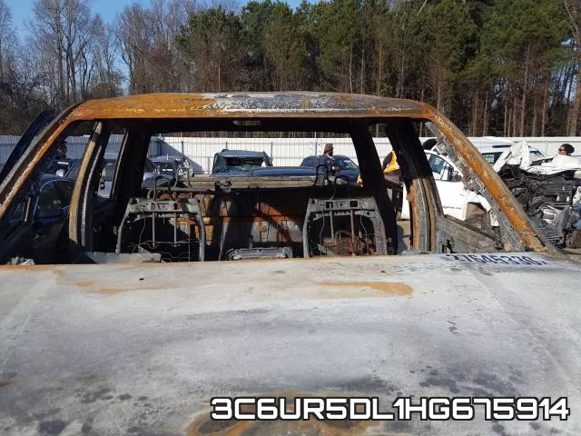 3C6UR5DL1HG675914_10.webp