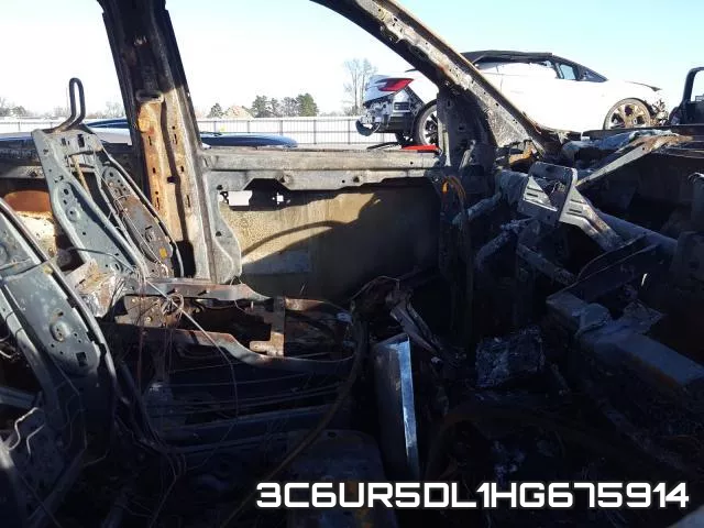 3C6UR5DL1HG675914_5.webp