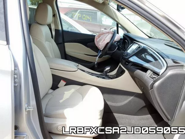 LRBFXCSA2JD059055_5.webp