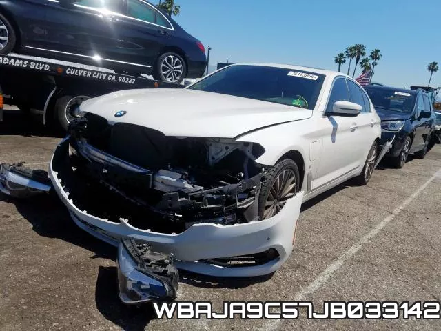 WBAJA9C57JB033142_2.webp