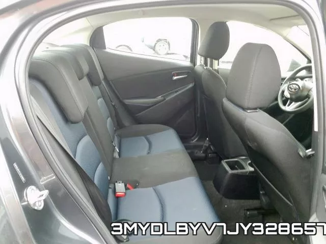3MYDLBYV7JY328657_6.webp