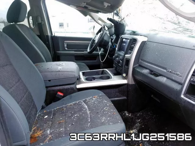 3C63RRHL1JG251586_5.webp