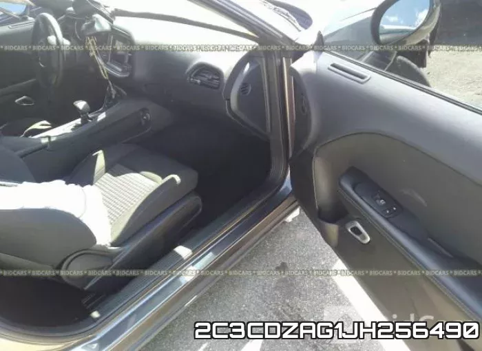 2C3CDZAG1JH256490_5.webp