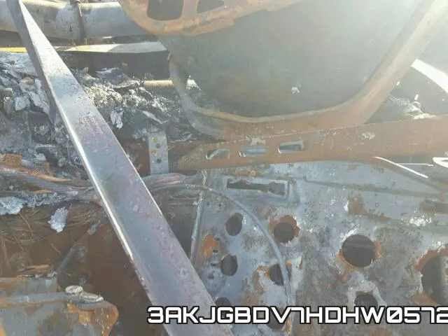3AKJGBDV7HDHW0572_8.webp