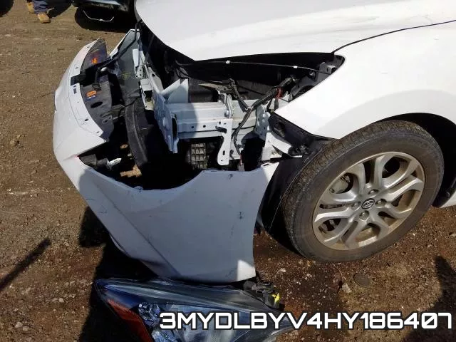 3MYDLBYV4HY186407_9.webp