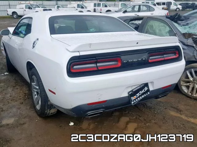 2C3CDZAG0JH123719_3.webp