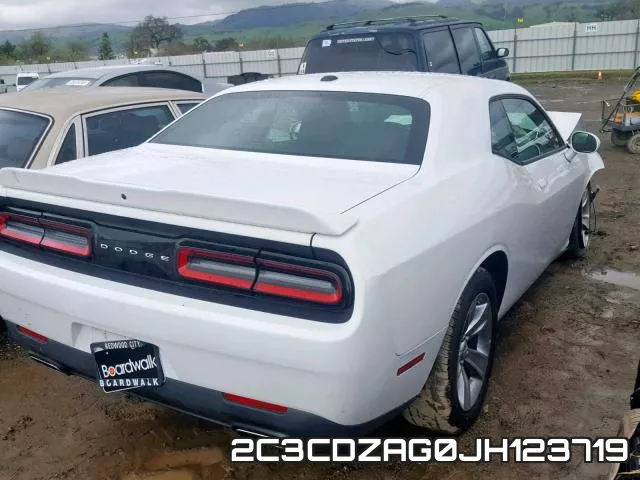 2C3CDZAG0JH123719_4.webp