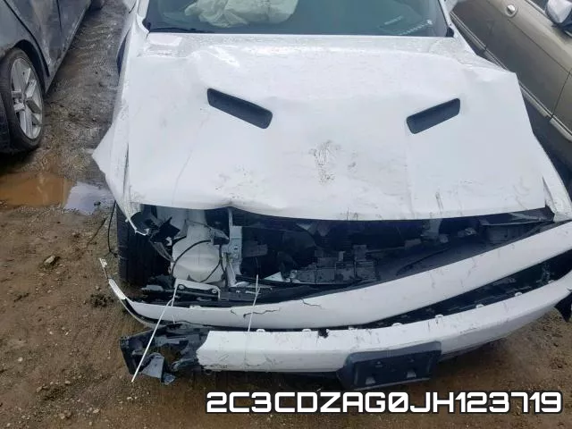 2C3CDZAG0JH123719_7.webp