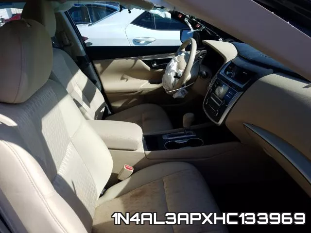 1N4AL3APXHC133969_5.webp