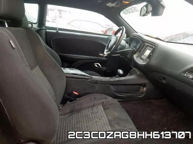 2C3CDZAG8HH613707_5.webp
