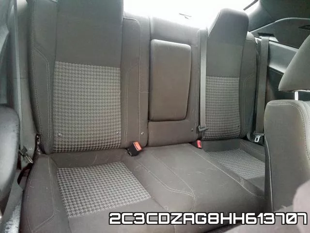 2C3CDZAG8HH613707_6.webp