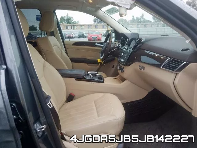 4JGDA5JB5JB142227_5.webp